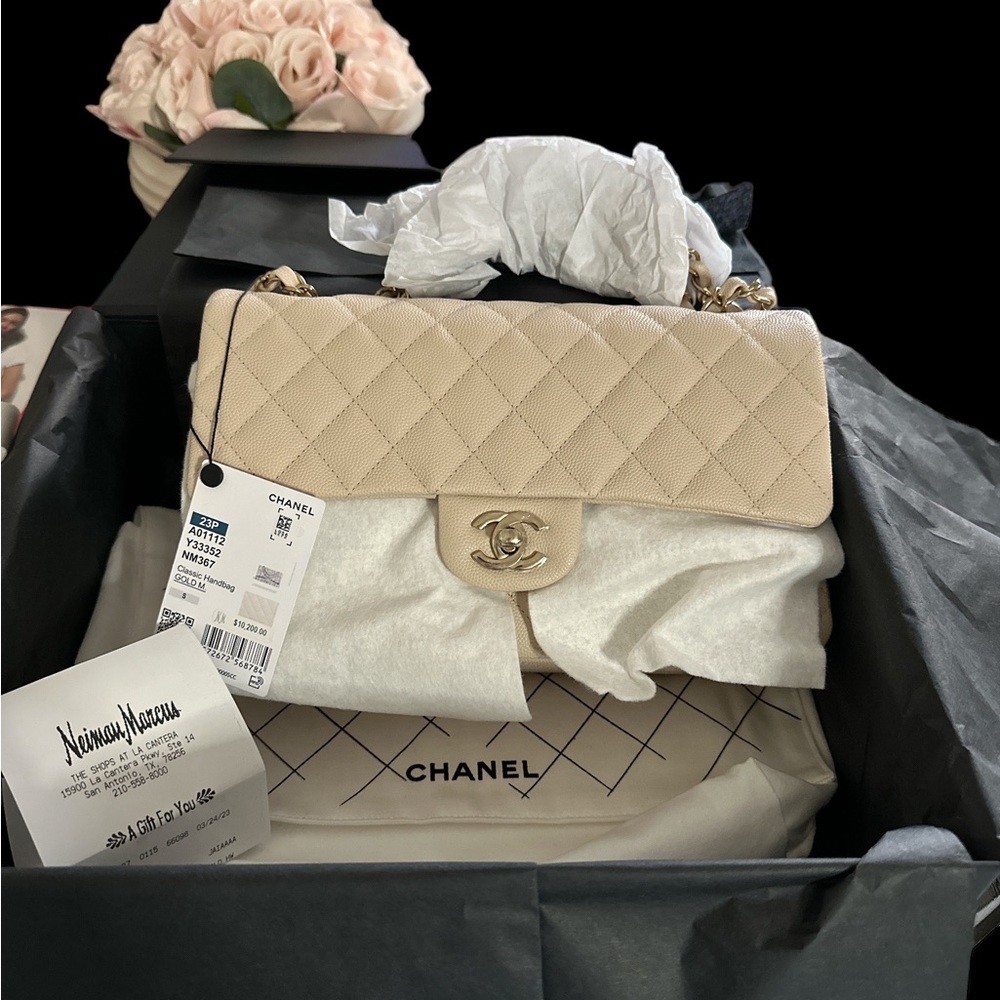 Chanel Medium Classic Caviar Ecru Beige GHW NWT Full Package 23P